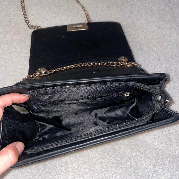 Vintage Black Shoulder Purse with Chain Strap - Picture 3 of 3